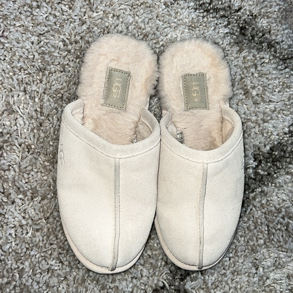 Women’s Ugg Scuff Slipper - Lightly Worn! - Picture 2 of 7